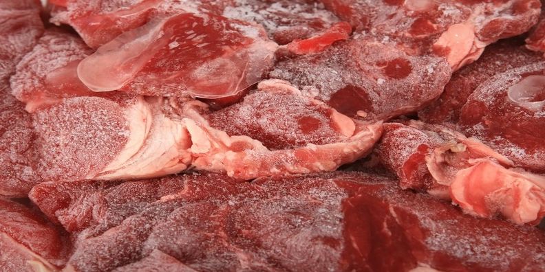 ¿Cómo saber si una carne congelada está en mal estado al momento de comprar?